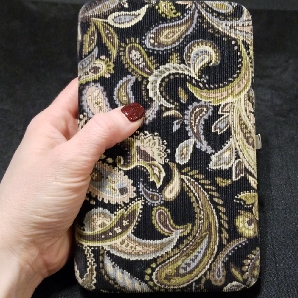 Maurices Bi-Fold Snap Close Wallet